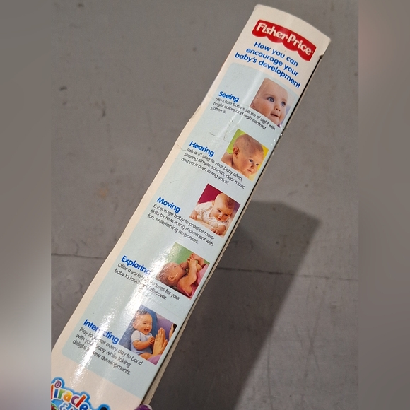 Fisher Price Miracles & Milestones Tabletop Playmat - Picture 4 of 5